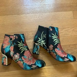 Floral pattern heels
